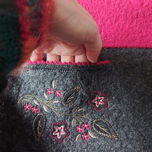 Vintage 100% wool vest floral embroidery - Picture 3 of 7